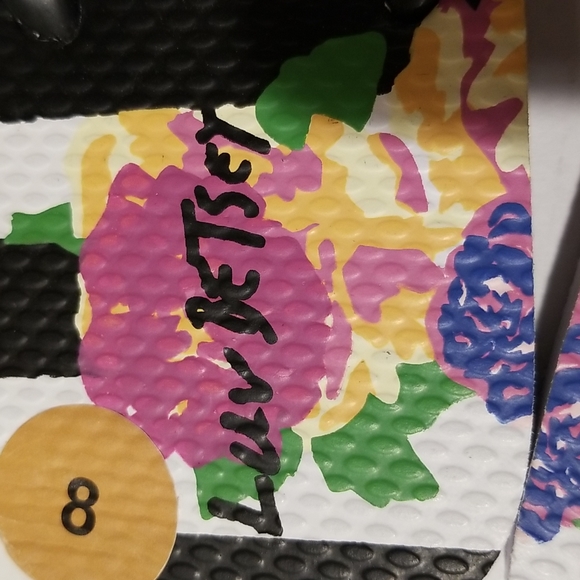 Betsey Johnson Black Floral Design Flip Flops Sandals Slip On - Picture 6 of 7